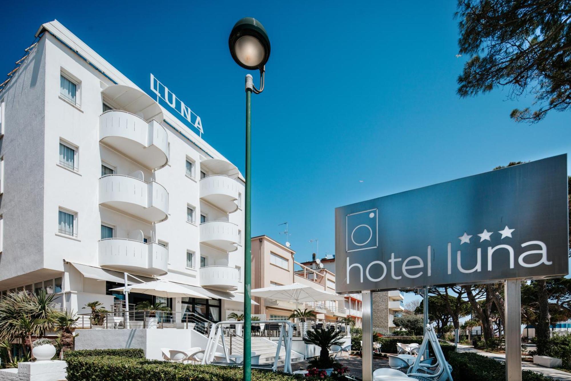 Hotel Luna Centrale Линьяно-Саббьядоро Экстерьер фото